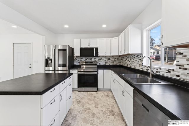 4624 N 37th Street, Omaha, NE 68111