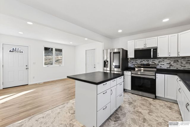 4624 N 37th Street, Omaha, NE 68111