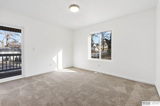 4624 N 37th Street, Omaha, NE 68111