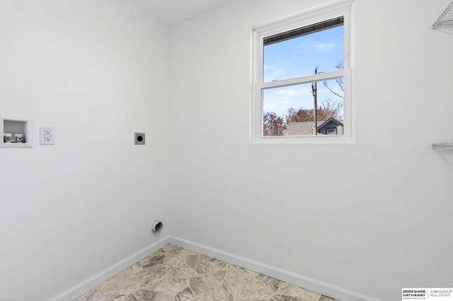 4624 N 37th Street, Omaha, NE 68111