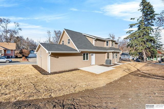 4624 N 37th Street, Omaha, NE 68111