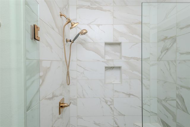 875 Harrington Way, Waukee, IA 50263