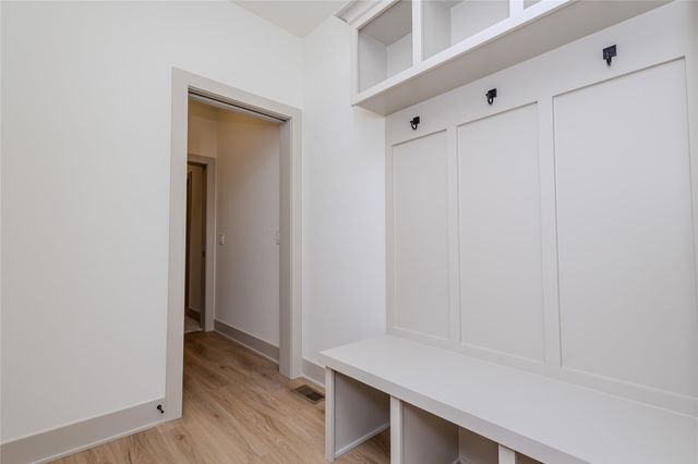 875 Harrington Way, Waukee, IA 50263