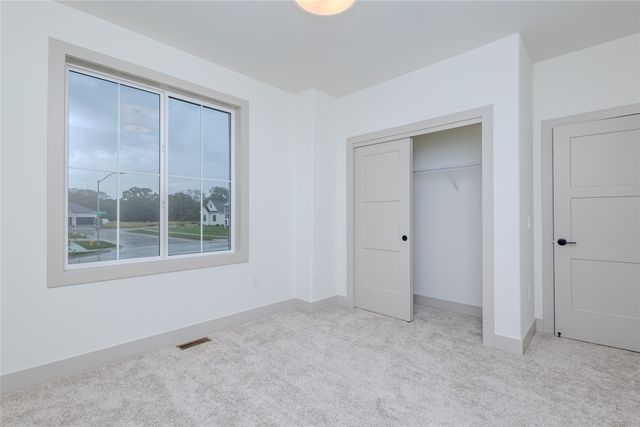 875 Harrington Way, Waukee, IA 50263