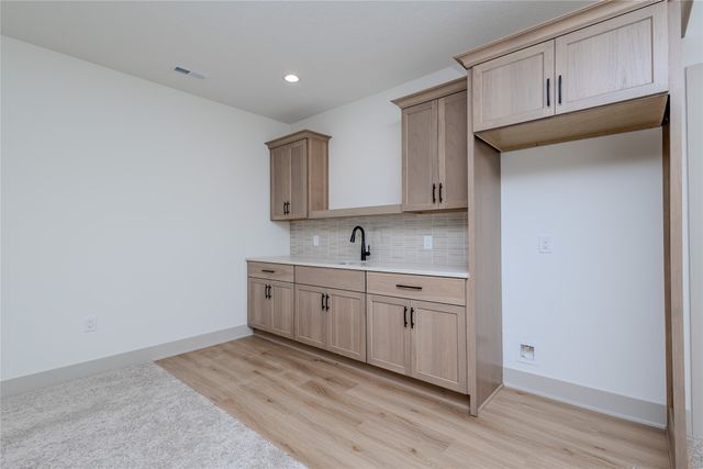 875 Harrington Way, Waukee, IA 50263