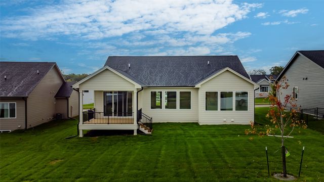 875 Harrington Way, Waukee, IA 50263