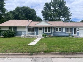 1005 E 13th Street, Carthage, MO 64836