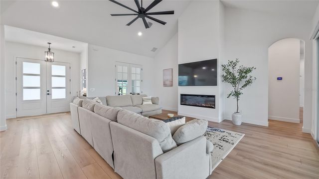 4230 TUCKER AVENUE, St Cloud, FL 34772