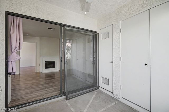 4889 South Torrey Pines Drive 201, Las Vegas, NV 89103