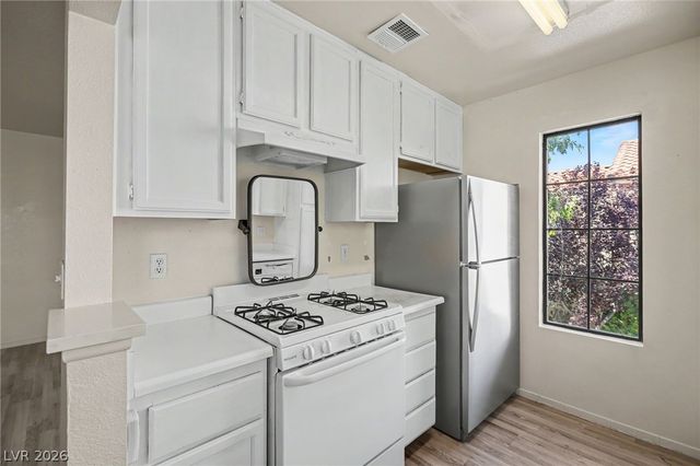 4889 South Torrey Pines Drive 201, Las Vegas, NV 89103