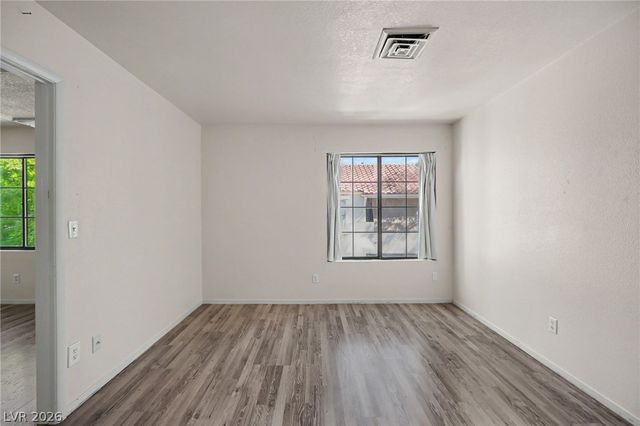 4889 South Torrey Pines Drive 201, Las Vegas, NV 89103