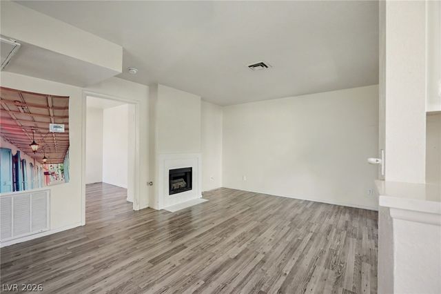4889 South Torrey Pines Drive 201, Las Vegas, NV 89103