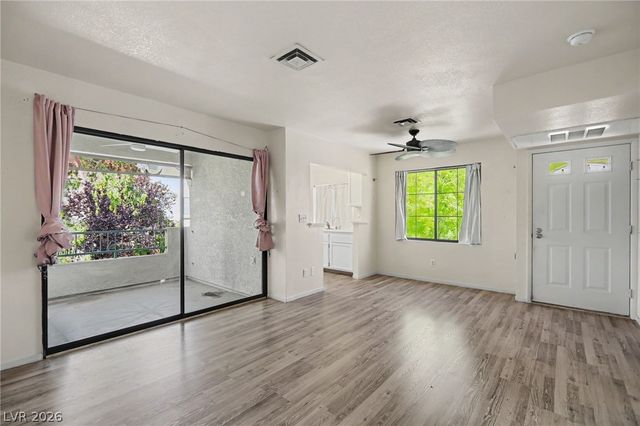 4889 South Torrey Pines Drive 201, Las Vegas, NV 89103