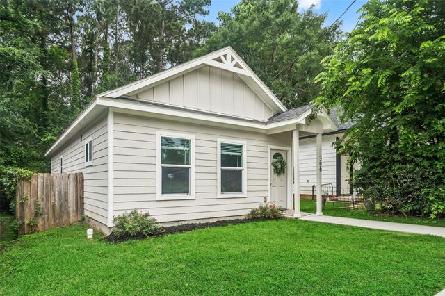 396 Westchase, Montgomery, TX 77316