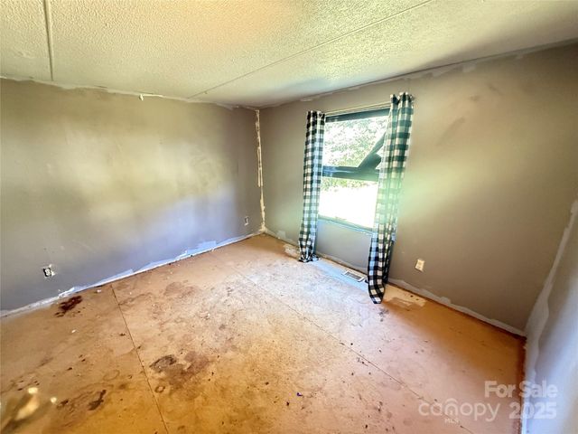 1270 Price Hollow Place, Lenoir, NC 28645