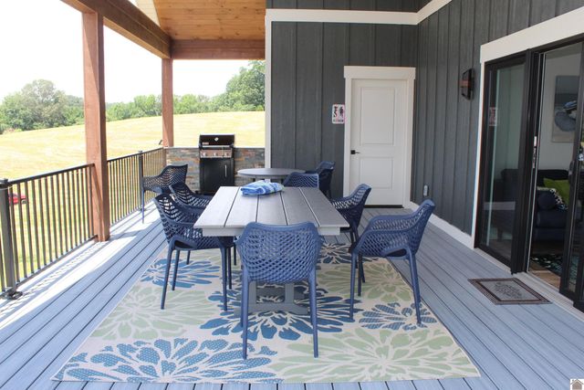 376 Moon Bay Drive # 5, Kuttawa, KY 42055