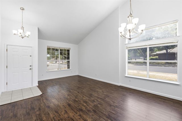 4228 Columbine DR, Austin, TX 78727
