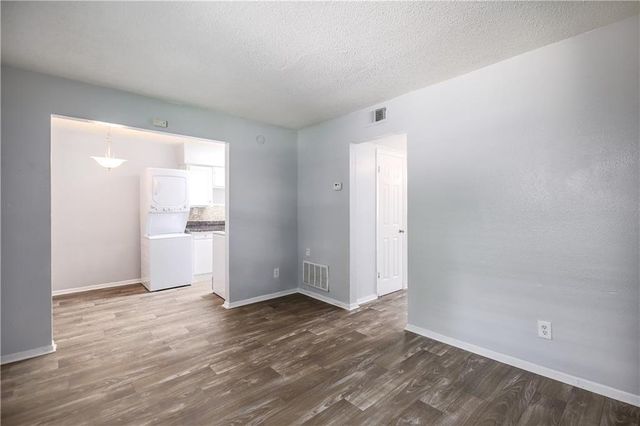 2401 Manor RD 102, Austin, TX 78722