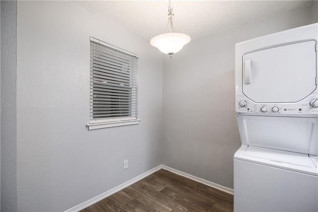 2401 Manor RD 102, Austin, TX 78722