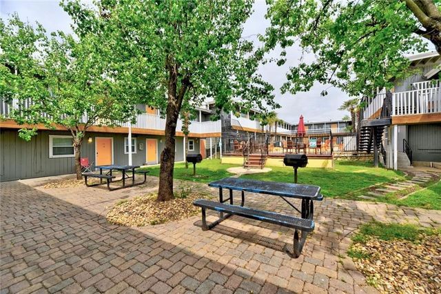 2401 Manor RD 102, Austin, TX 78722