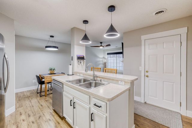 2123 Grenadier Avenue N, Oakdale, MN 55128