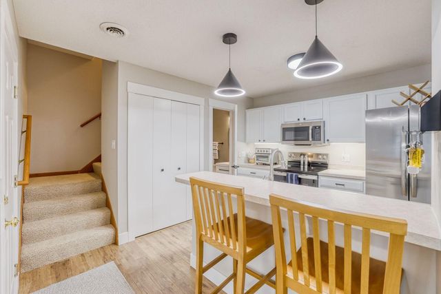 2123 Grenadier Avenue N, Oakdale, MN 55128