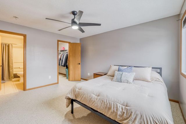 2123 Grenadier Avenue N, Oakdale, MN 55128