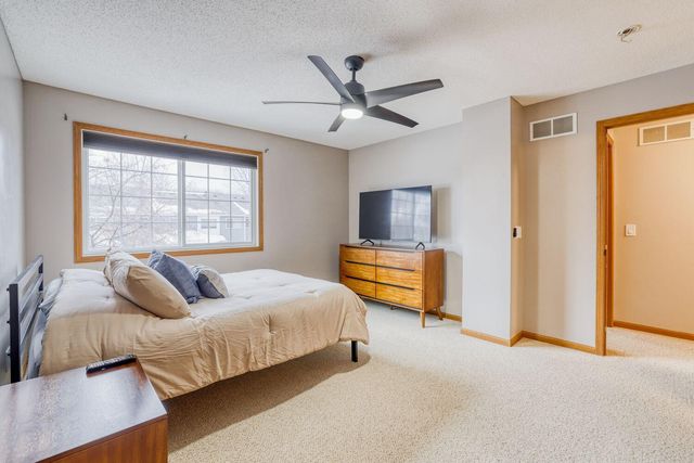 2123 Grenadier Avenue N, Oakdale, MN 55128