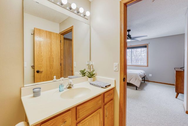 2123 Grenadier Avenue N, Oakdale, MN 55128