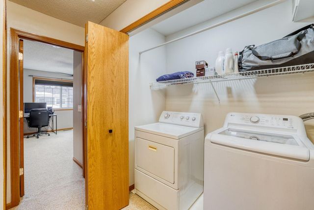 2123 Grenadier Avenue N, Oakdale, MN 55128