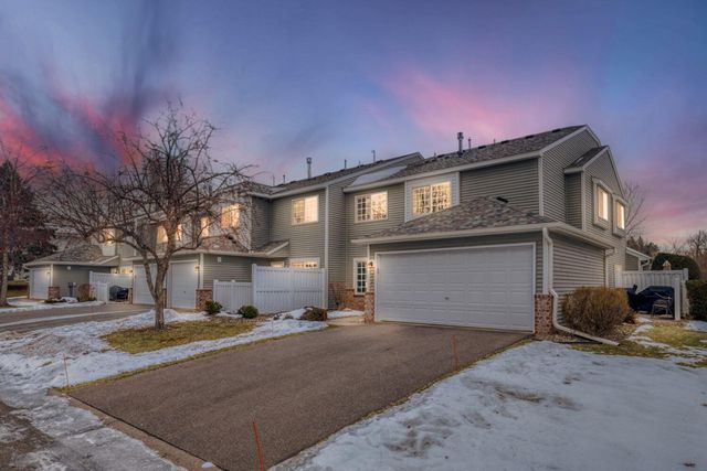 2123 Grenadier Avenue N, Oakdale, MN 55128