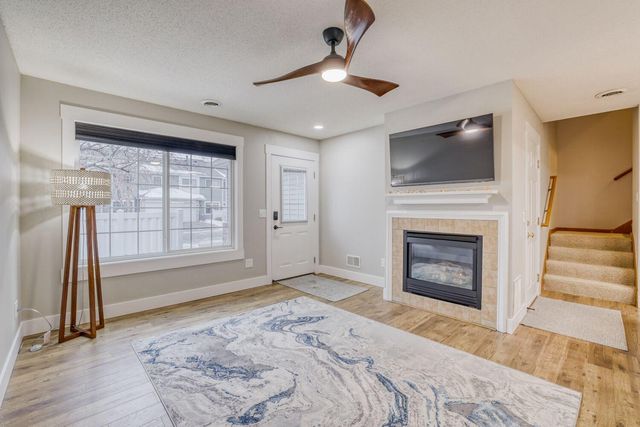 2123 Grenadier Avenue N, Oakdale, MN 55128