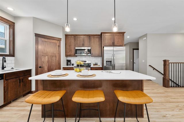 1137 Craven Court, Eau Claire, WI 54703