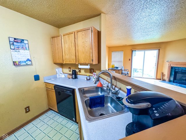 10814 Glenayr Drive, Camby, IN 46113