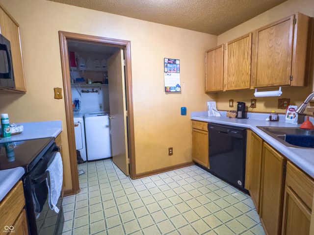 10814 Glenayr Drive, Camby, IN 46113