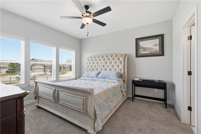 1543 Arbor Valley Drive, Lee's Summit, MO 64082