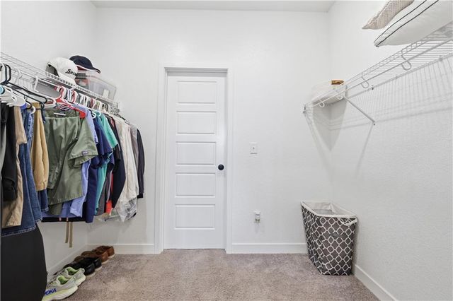 1543 Arbor Valley Drive, Lee's Summit, MO 64082