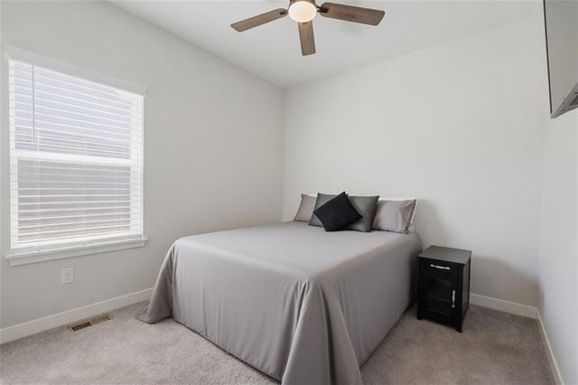 1543 Arbor Valley Drive, Lee's Summit, MO 64082