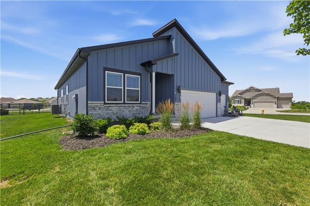 1543 Arbor Valley Drive, Lee's Summit, MO 64082