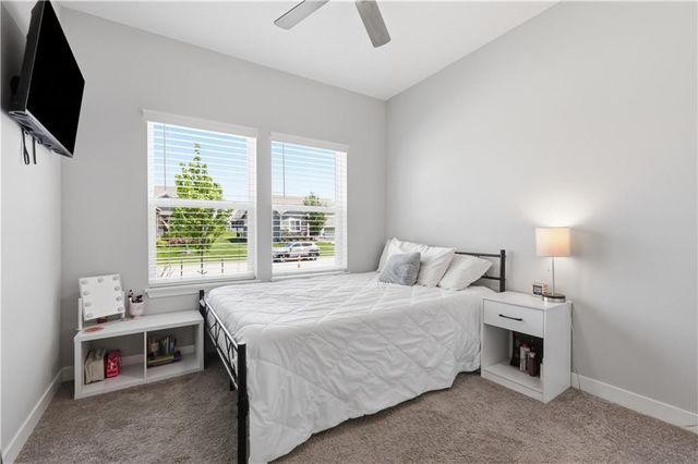 1543 Arbor Valley Drive, Lee's Summit, MO 64082