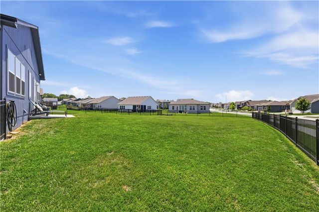 1543 Arbor Valley Drive, Lee's Summit, MO 64082