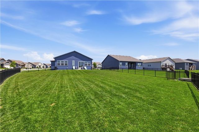 1543 Arbor Valley Drive, Lee's Summit, MO 64082