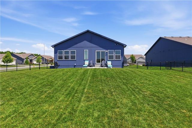 1543 Arbor Valley Drive, Lee's Summit, MO 64082