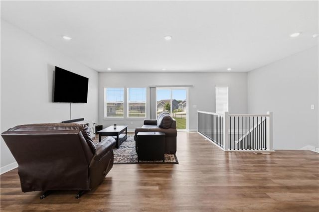 1543 Arbor Valley Drive, Lee's Summit, MO 64082