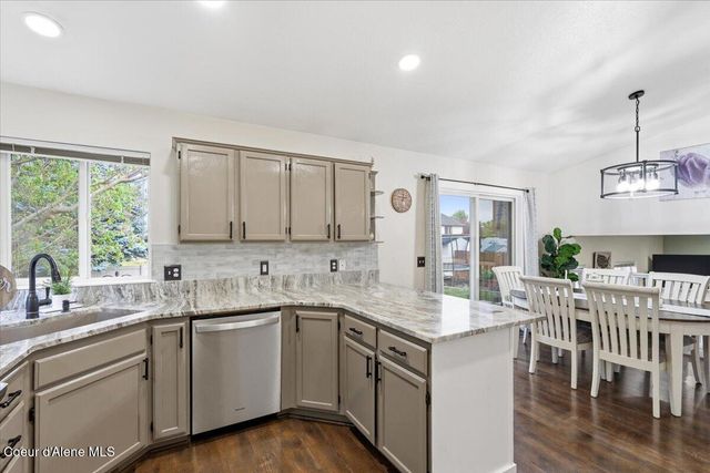 1702 N Autumn Crest CT, Post Falls, ID 83854