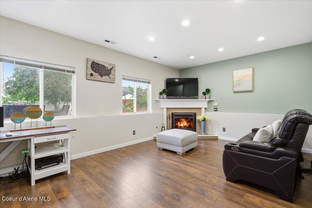 1702 N Autumn Crest CT, Post Falls, ID 83854