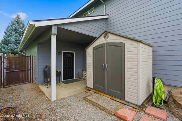1702 N Autumn Crest CT, Post Falls, ID 83854