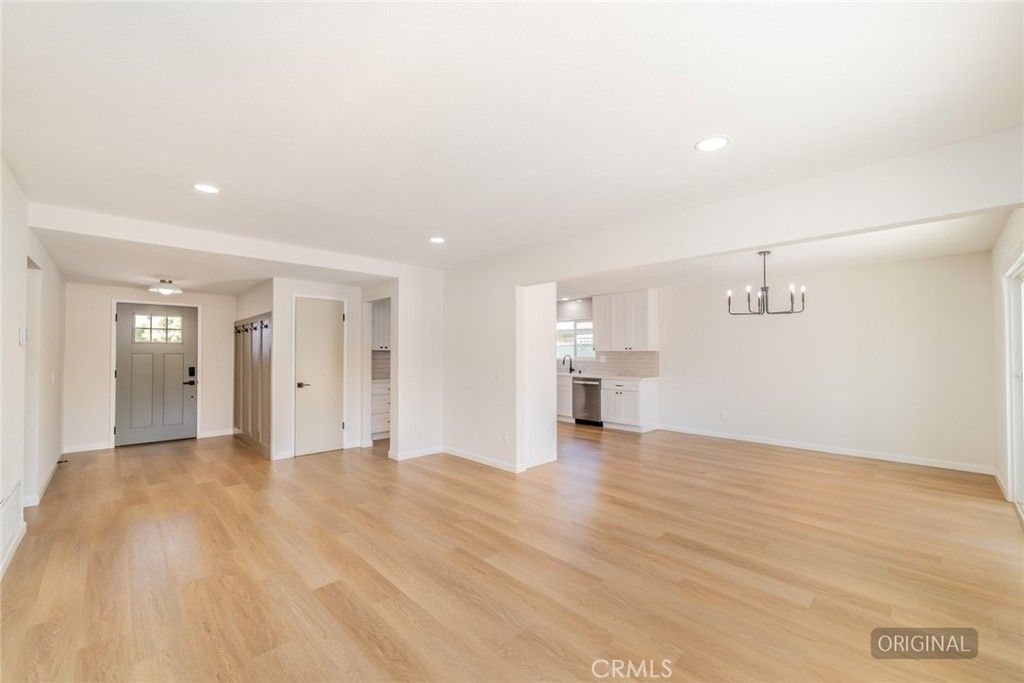 Image 7 of property listing at 1227 Jadestone Lane, Corona, CA 92882