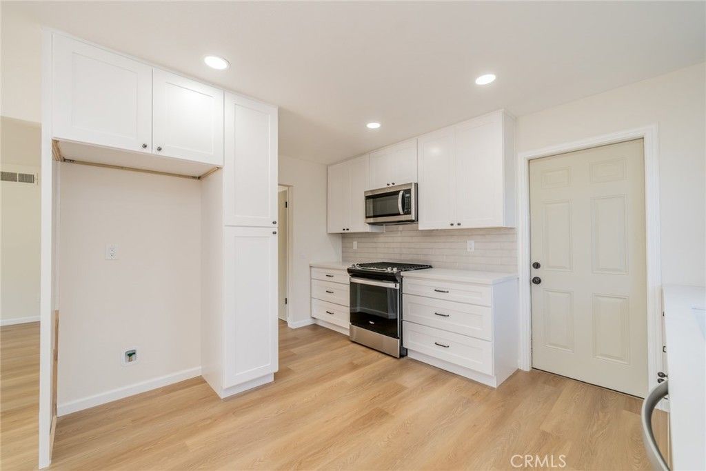 Image 8 of property listing at 1227 Jadestone Lane, Corona, CA 92882