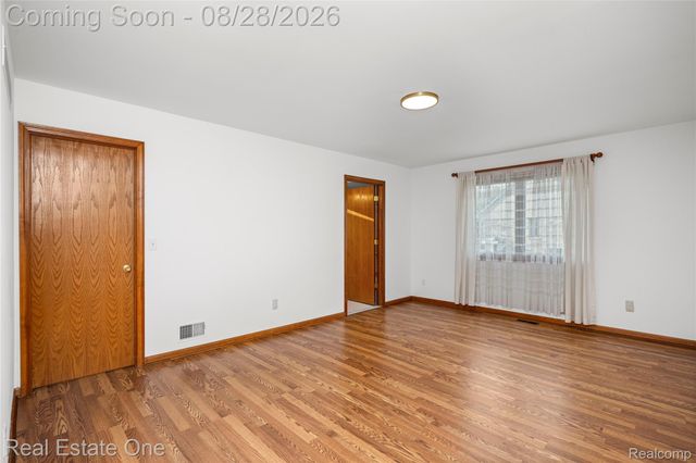 20071 Ridgeway Court, Clinton Charter Township, MI 48038